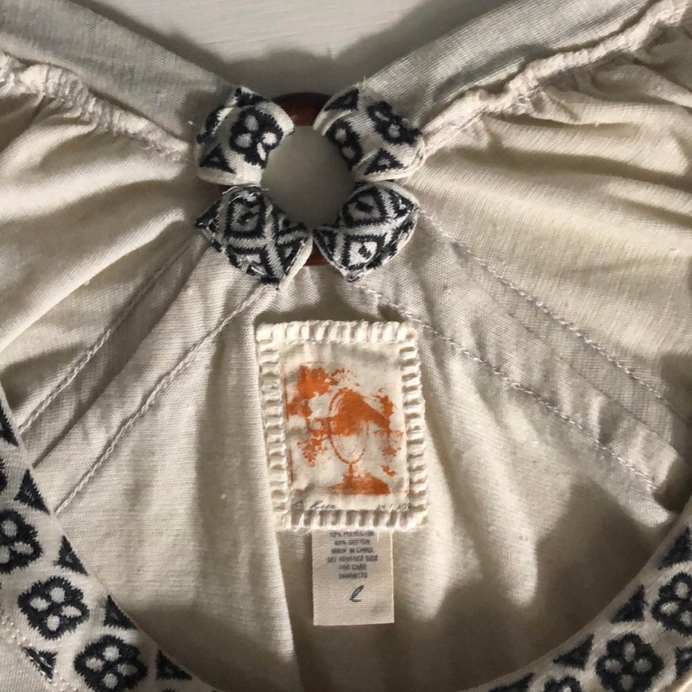 blouse - Picture 5 of 5